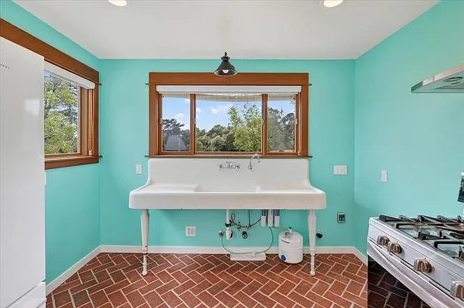 2 bed, 990 sqft, $3,500 — Photo 4