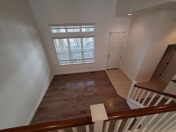 4th image of 317 Destino Cir
