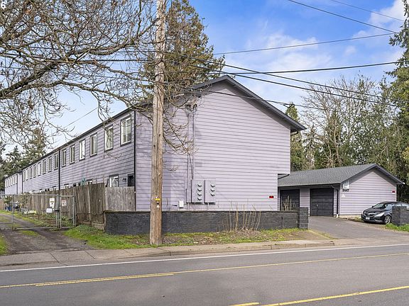 3rd image of 2447 Roosevelt Blvd