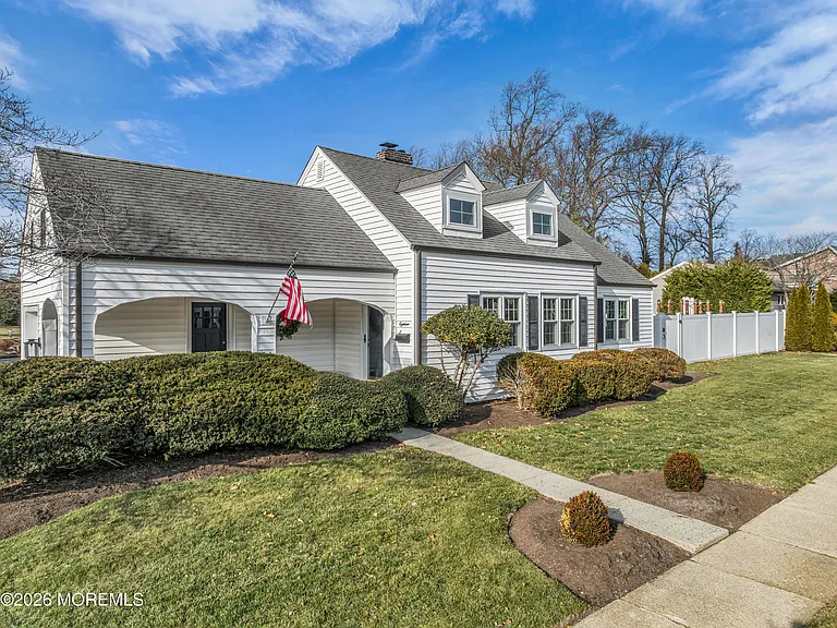 18 Maiden Ln — Photo 2