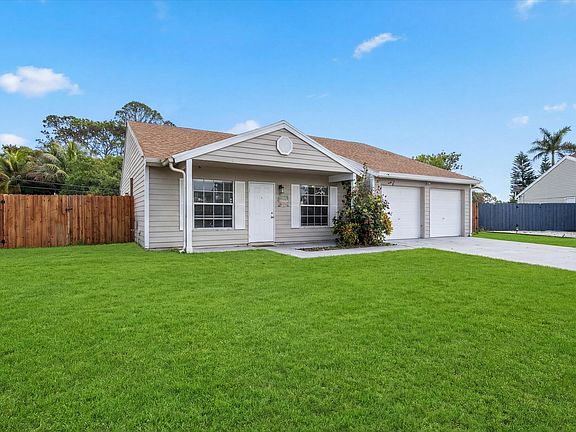 2nd image of 7726 Blairwood Circle E