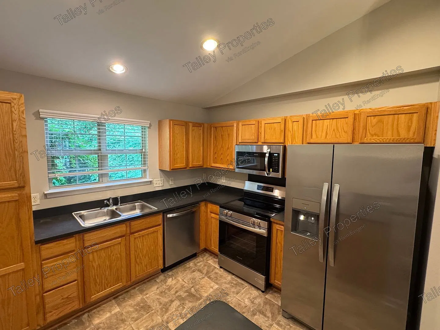 2 bed, 2.0 bath, 1188 sqft, $1,649 — Photo 3