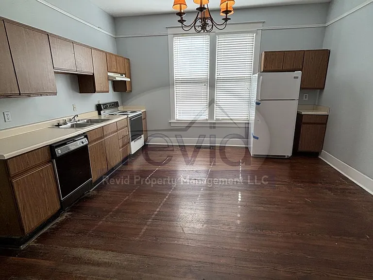 288 N. McLean Blvd — Photo 8