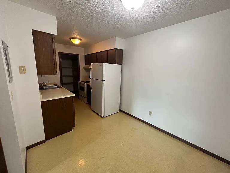 WP 222 Lincoln — Photo 8