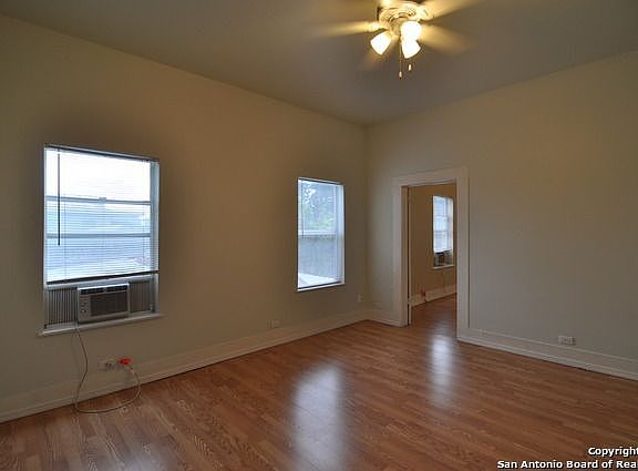 4th image of 712 Marshall St