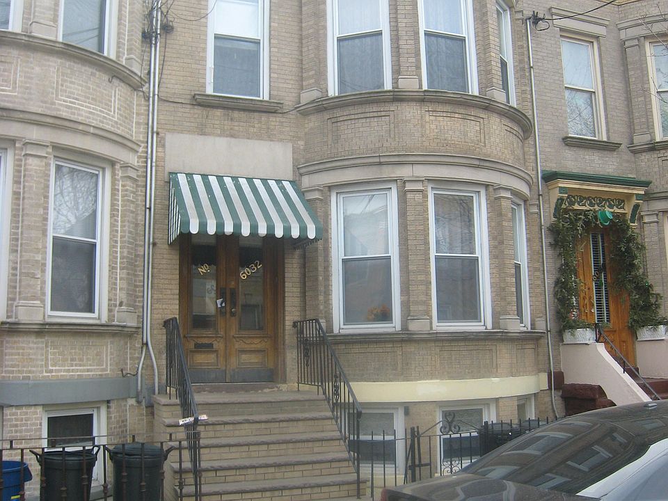 2nd image of 6032 68th Ave