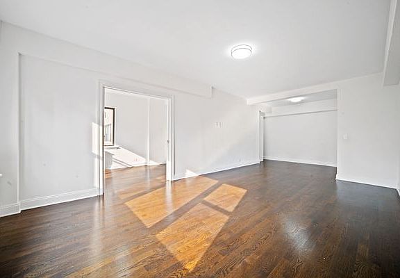2nd image of 20 Beekman Pl APT 8G