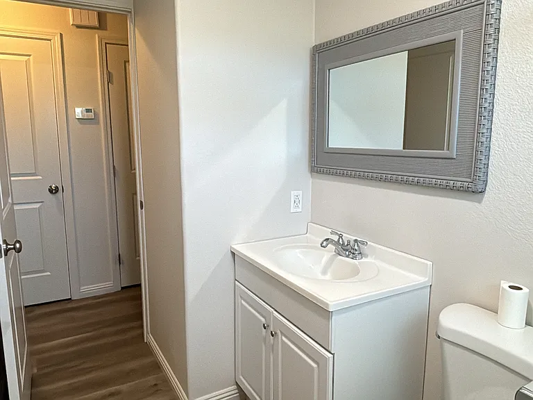 4750 Greenholme Dr #4 — Photo 2