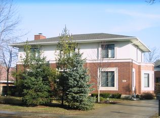 681 Dundee Rd, Glencoe, IL 60022