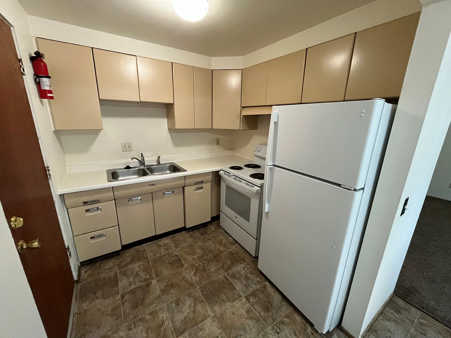 2 bed, 690 sqft, $1,195 — Photo 4