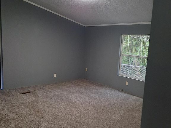 5th image of 30 Lily Ln