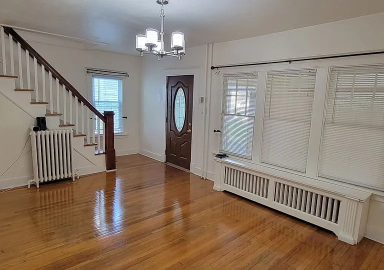 19 Lark St — Photo 3