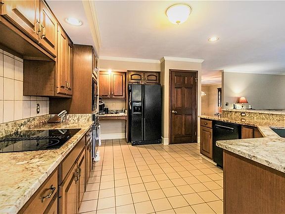 5th image of 8261 Iliad Dr