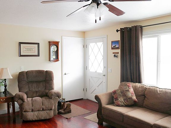 3rd image of 576 Park St