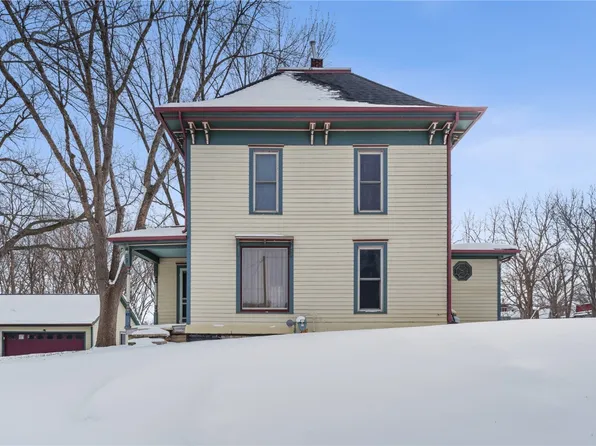 53 W Main St, Central City, IA 52214