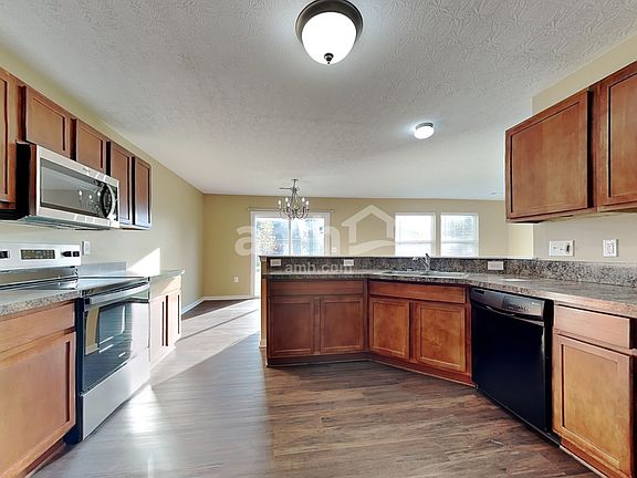 3rd image of 475 Hennepin Dr