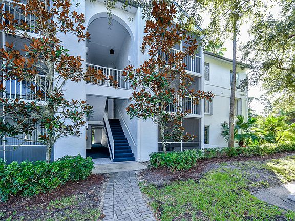 2nd image of 2500 SE Anchorage Cove #101-D1