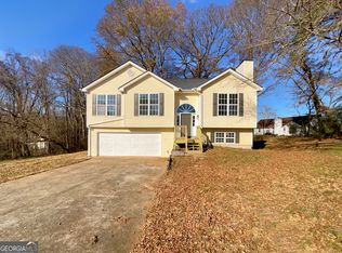 4150 Pine View Dr, Gillsville, GA 30543