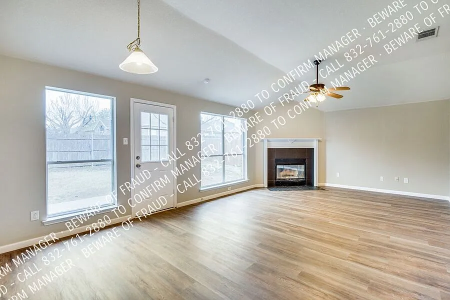 In the Heart of Burleson with Community Pool and Park! — Photo 4