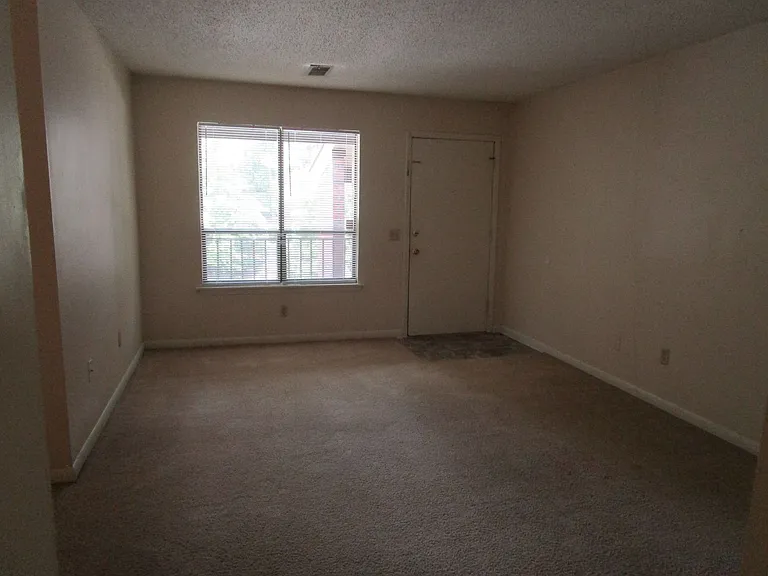 251 Rast St #A6 — Photo 2