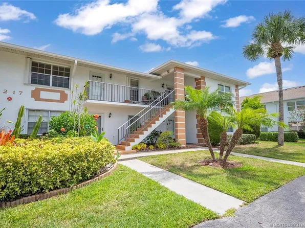 1217 S Lakes End Dr APT E2, Fort Pierce, FL 34982