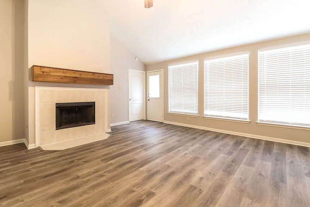 3 bed, 2.0 bath, 2175 sqft, $2,375 — Photo 3