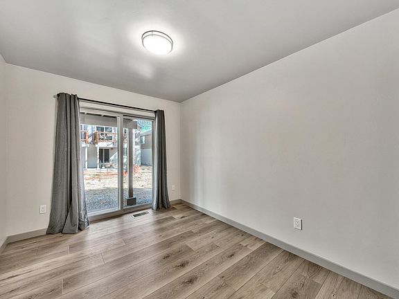 4th image of 2160 Barton Ave #D2