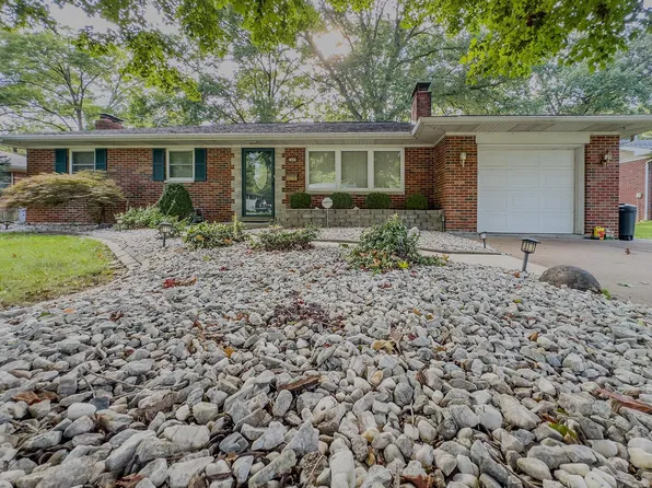 1509 Foster Dr, Belleville, IL 62226