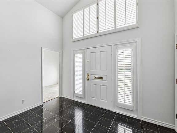 4th image of 22 One Main Pl