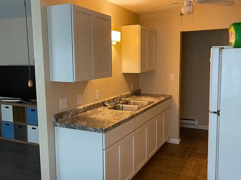 4 5th St SE #8 — Photo 3