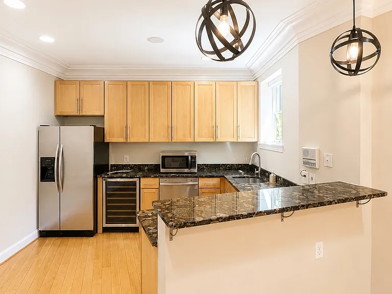 1837 11th St NW #1 — Photo 2