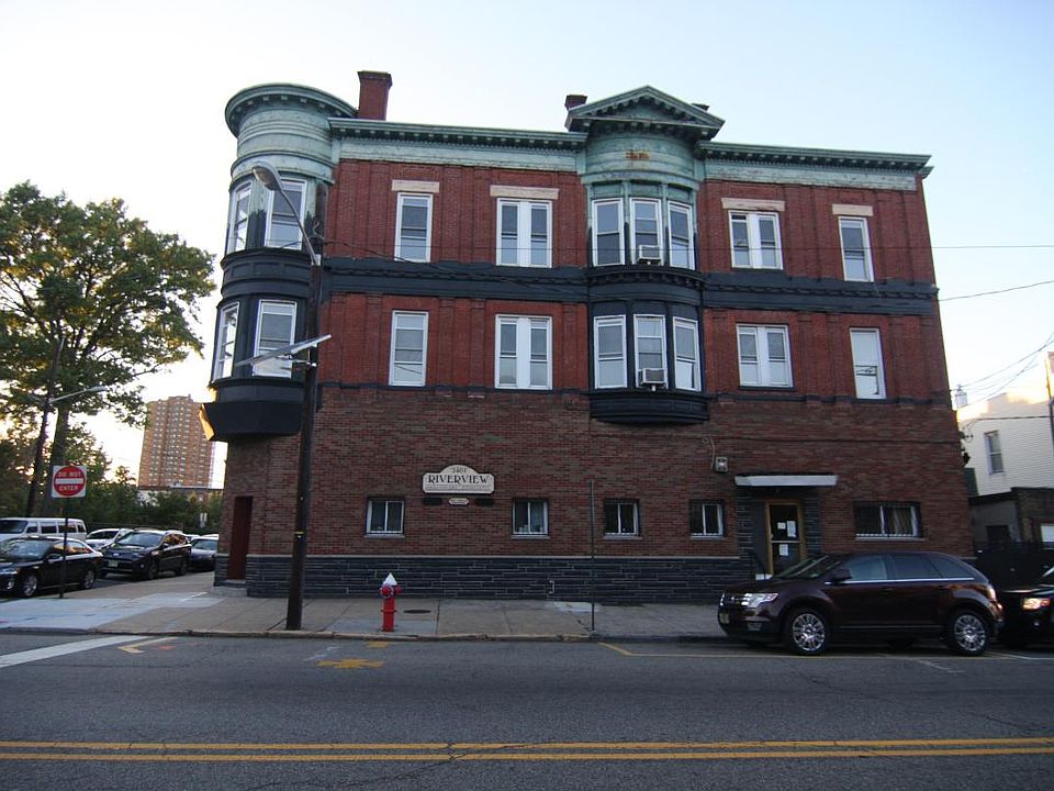 2403 Palisade Ave