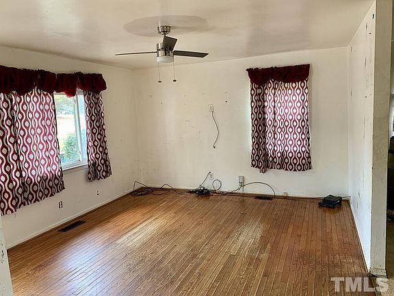 3rd image of 2700 Hinson Dr