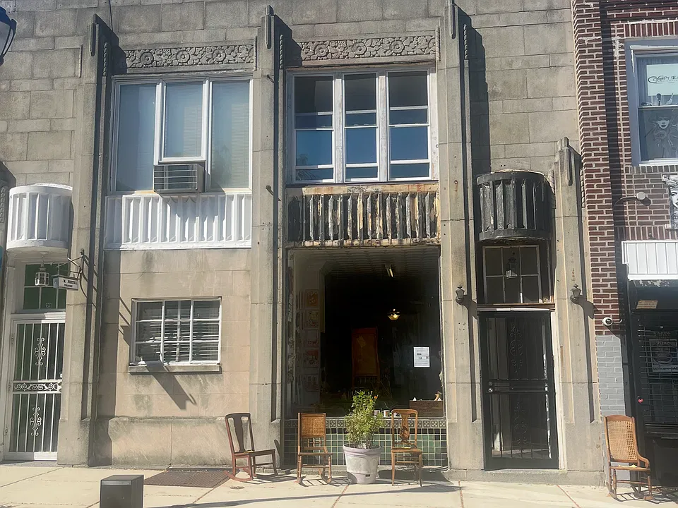 27 W Maplewood Mall #2