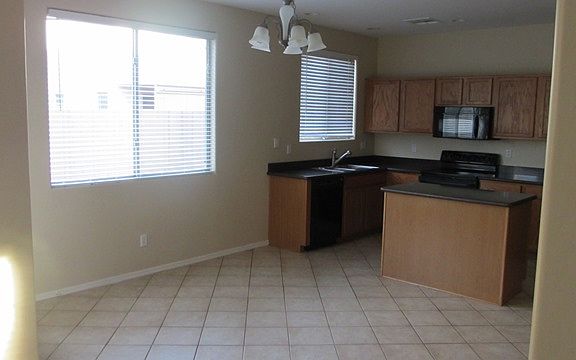 5th image of 15163 N 173rd Ln