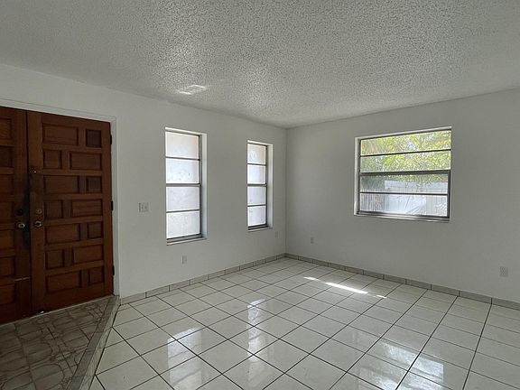 4th image of 230 NW 51st Ave