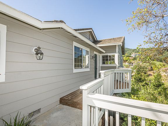 3rd image of 1205 Linder Hill Ct
