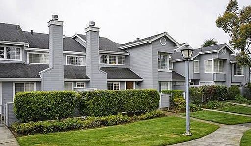 3rd image of 1711 Hampton Ln
