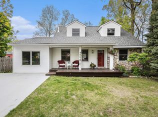 114 Ottawa St, Elk Rapids, MI 49629
