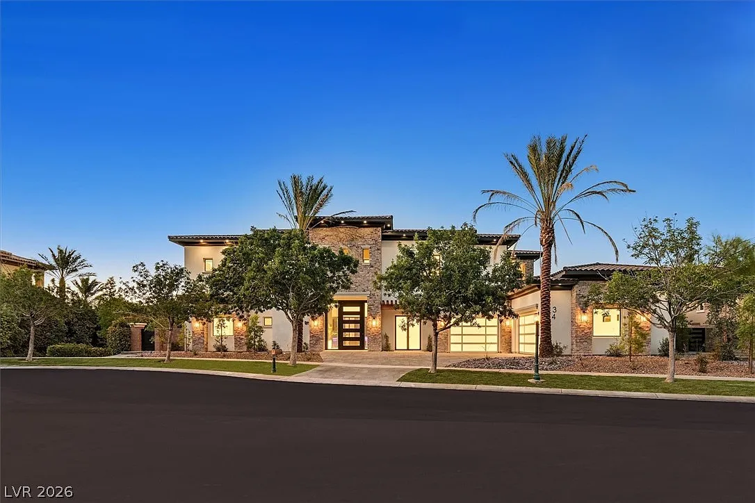 4 bed, 7.0 bath, 7211 sqft, $24,000 — Photo 1