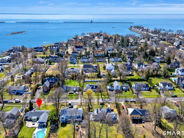 58 Davenport Dr, Stamford, CT 06902