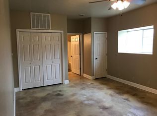 1710 Wooten Rd #B, Beaumont, TX 77707