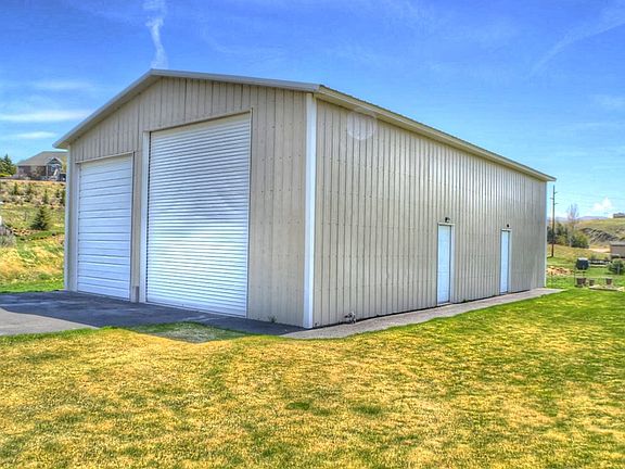 3rd image of 4550 E Burke Cir