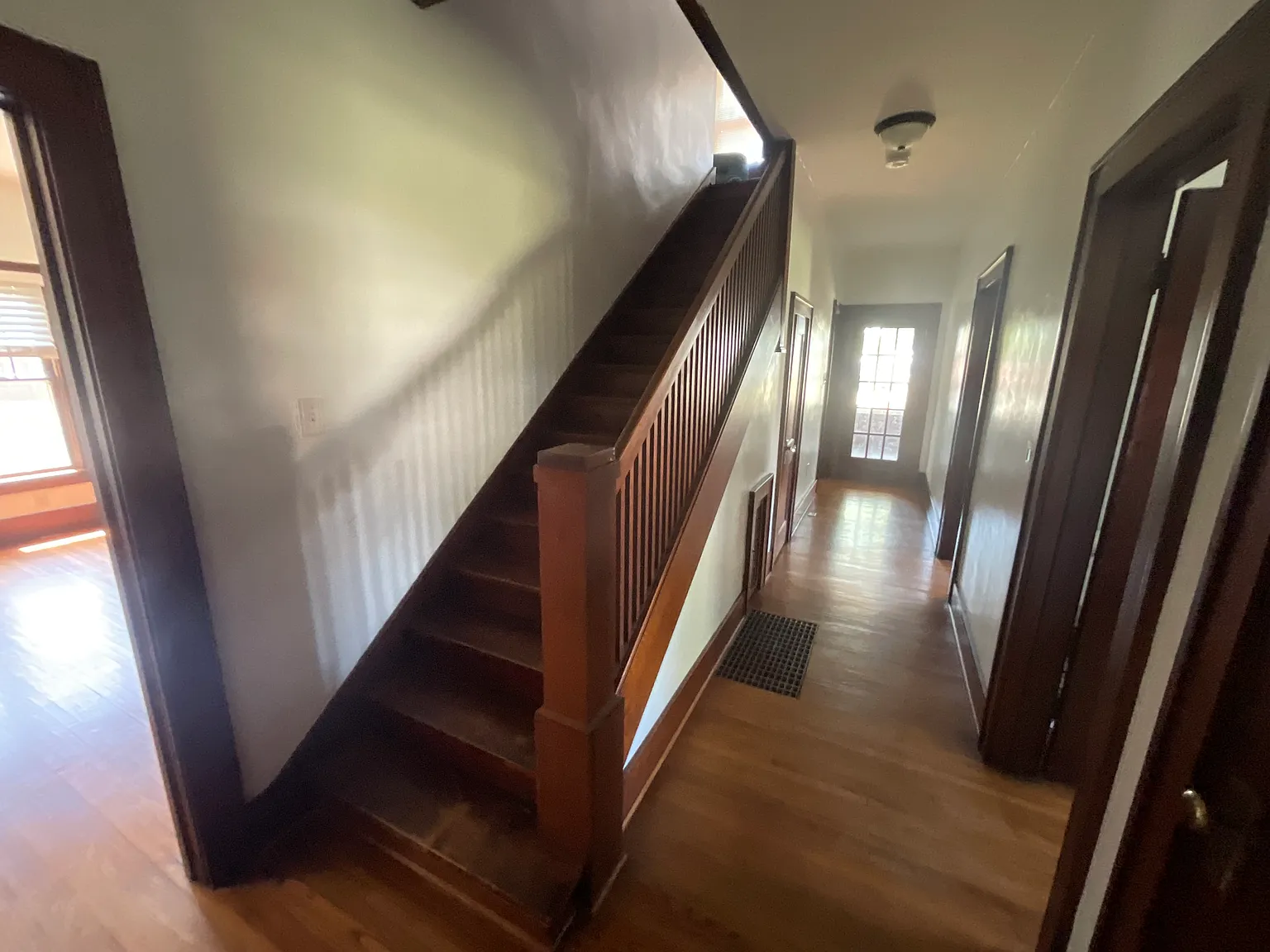4 bed, 2223 sqft, $1,600 — Photo 2