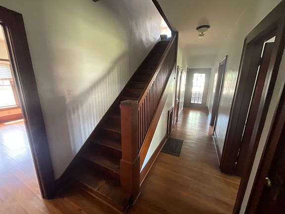 2nd image of 216 N Broadway