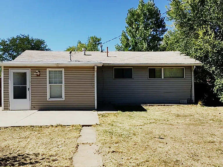 1030 Macon St — Photo 5