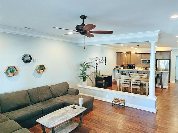 4th image of 309 Meridian St