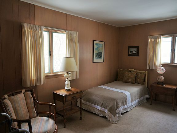 1 of 2 1st Floor Bedrooms