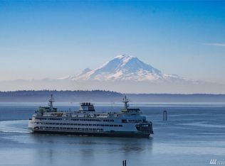 1125 Donald Pl NE, Bainbridge Island, WA 98110