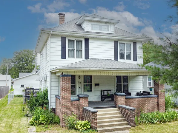 3216 Prairie Ave, Mattoon, IL 61938